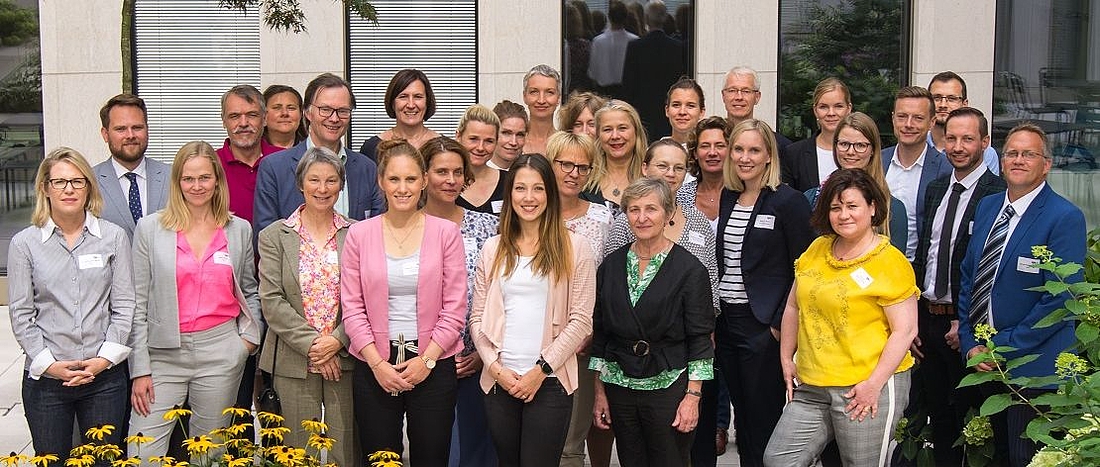 Titelbild zum iga.Expertendialog 2019: Gruppenfoto der Teilnehmerinnen und Teilnehmer