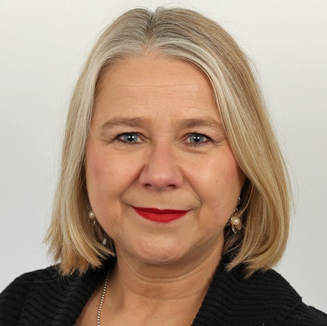 Ein Foto von Patricia Lück. Sie ist eine der beiden Referentinnen des iga.Online-Seminars zum Thema Positive Psychologie.