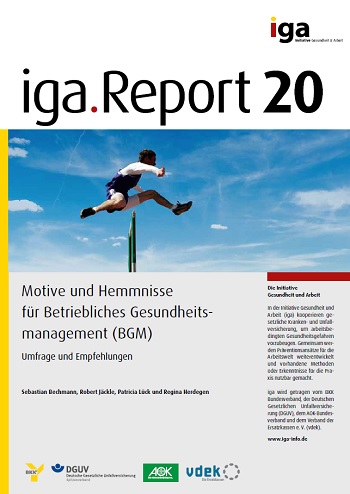 Titelbild des iga.Reports 20: Sportler überwindet eine Hürde im Hürdenlauf.